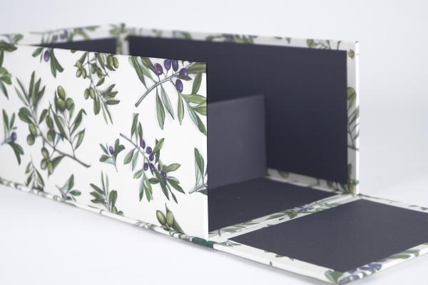 “Ship” photo box for storing your pictures